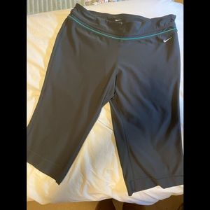 NIKE athletic capris